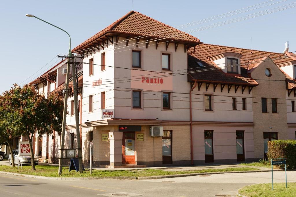 Malom Panzió külső nézete